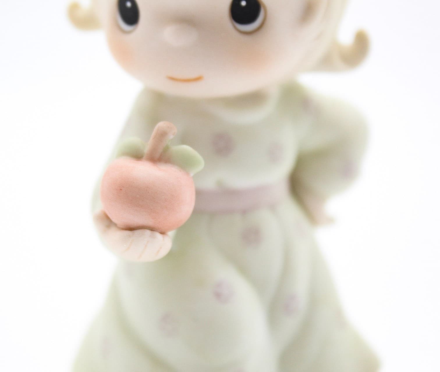 Precious Moments Yield Not to Temptation Enesco Porcelain Figurine 1989 - Thumbnail 3