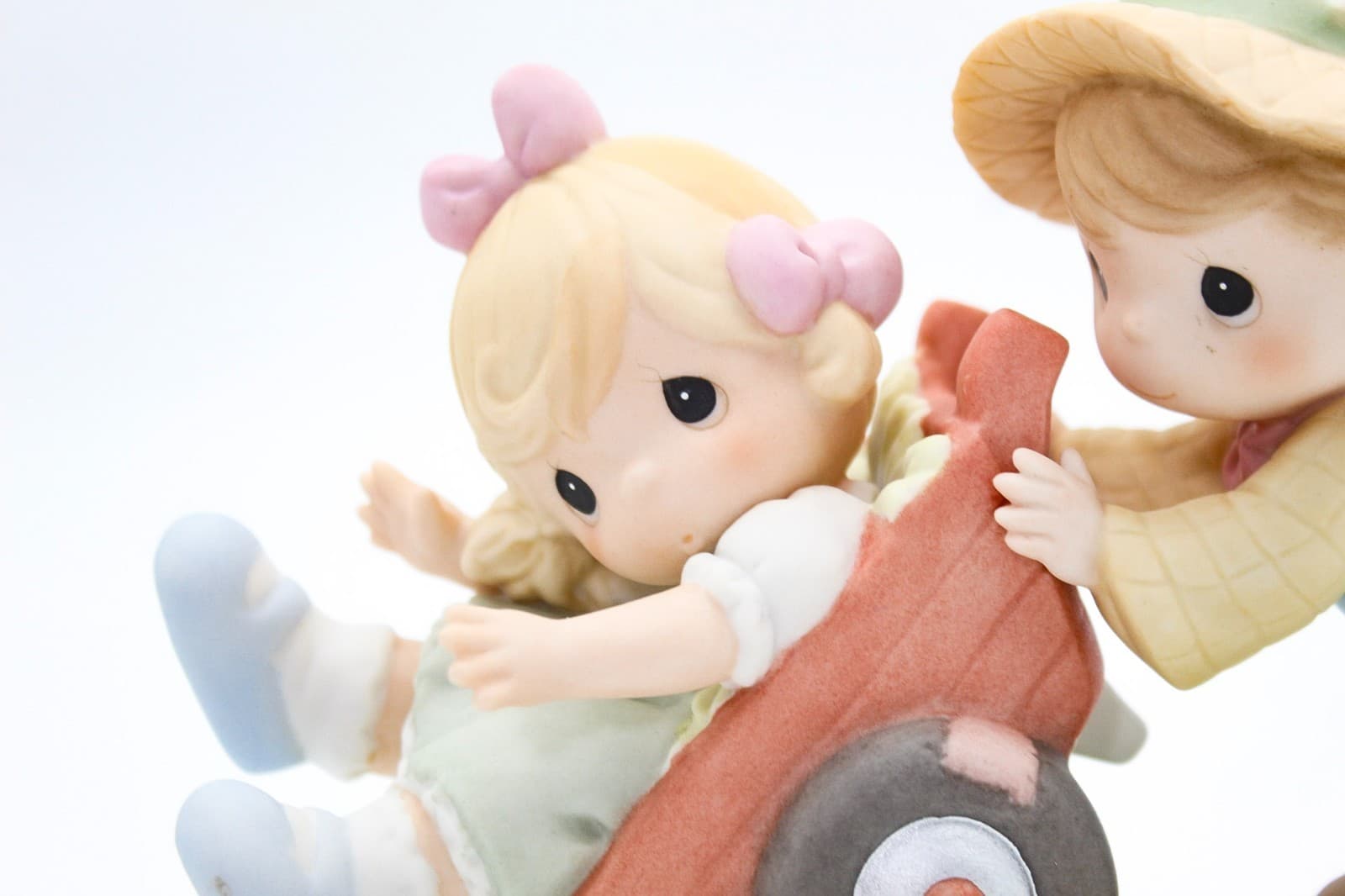 Precious Moments Nobody Likes To Be Dumped Enesco Porcelain Figurine 1997 - Thumbnail 3