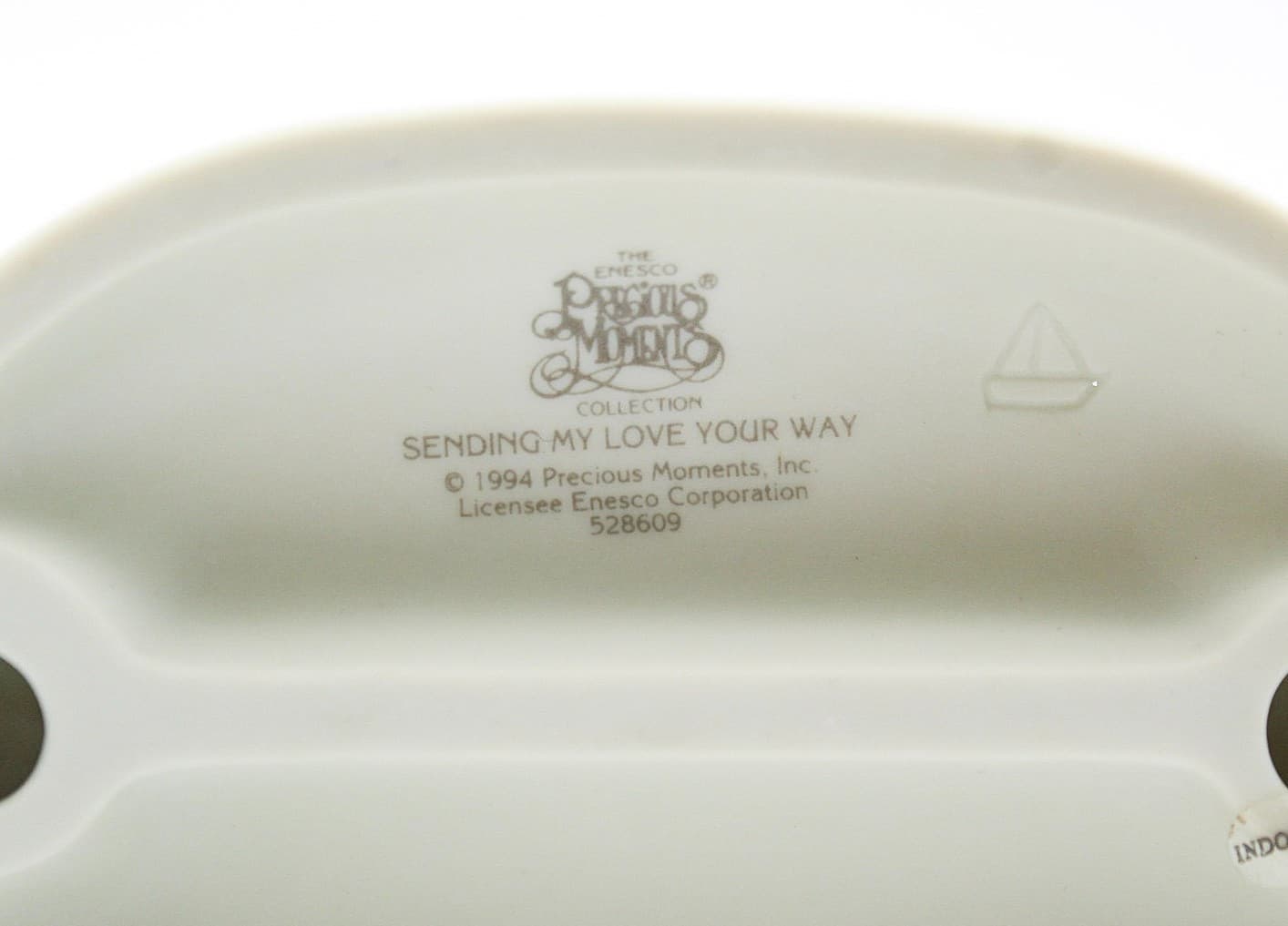 Precious Moments Sending My Love Your Way Enesco Porcelain Figurine 1994 - Thumbnail 8