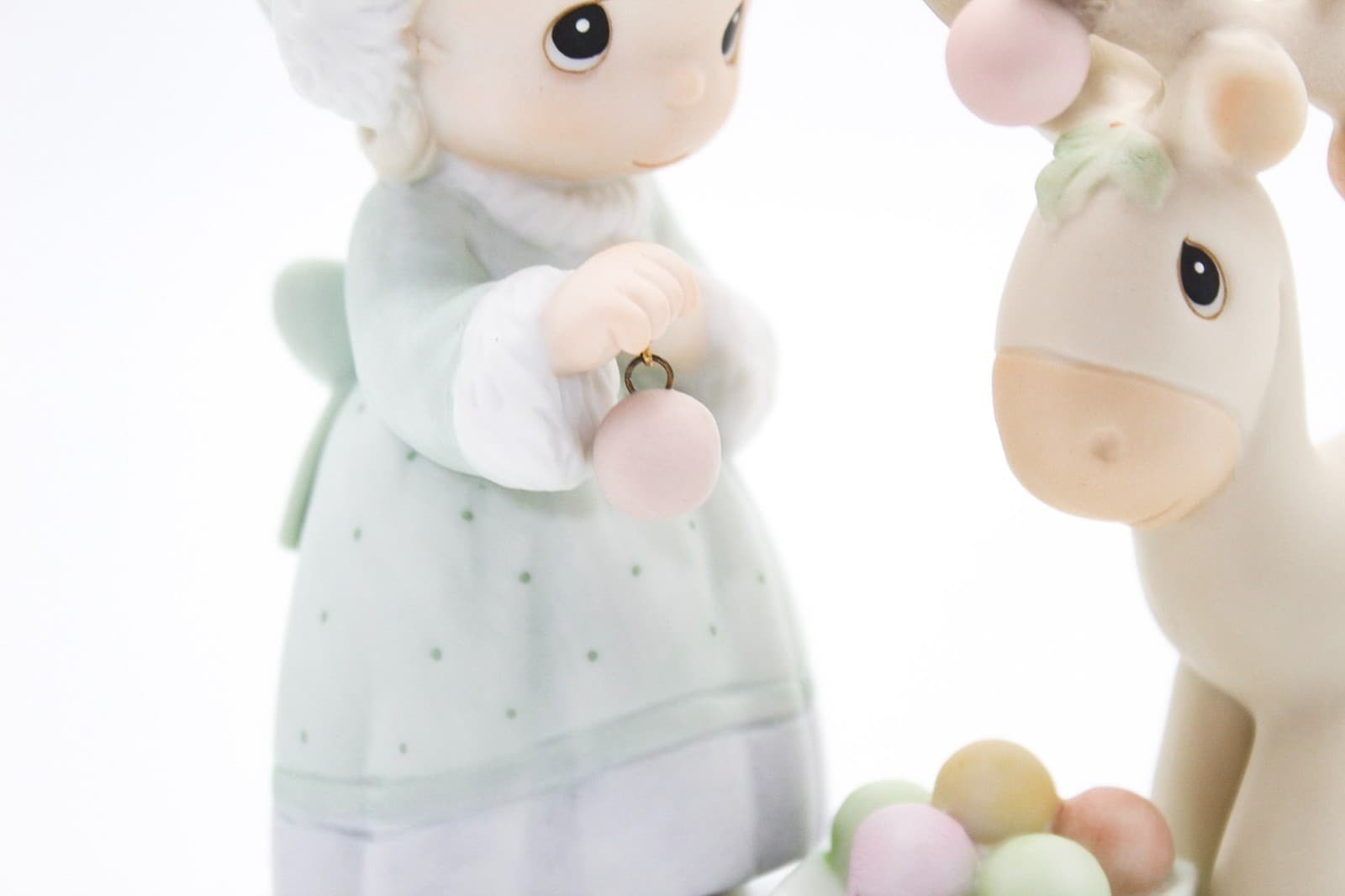 Precious Moments Merry Christmas Deer Enesco Porcelain Figurine 1989 - Thumbnail 3