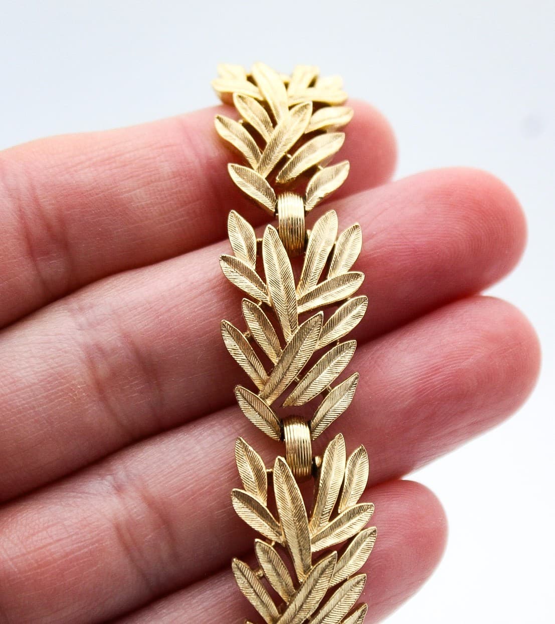 Vintage Crown Trifari Gold Tone Leaf Parure Necklace Bracelet Earrings Set - Thumbnail 4