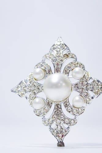 Designer SARAH COVENTRY Silver Tone Faux Pearl & Rhinestone Statement Pin Brooch - Thumbnail 4
