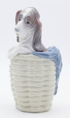 Lladro Dog In A Basket #1128 Spain Glazed Porcelain Figurine By Juan Huerta - Thumbnail 2