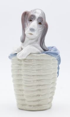 Lladro Dog In A Basket #1128 Spain Glazed Porcelain Figurine By Juan Huerta - Thumbnail 4