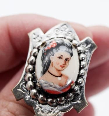 Vintage Victorian Style Porcelain Lady Portrait Faux Pearl Dress Clip - Thumbnail 2