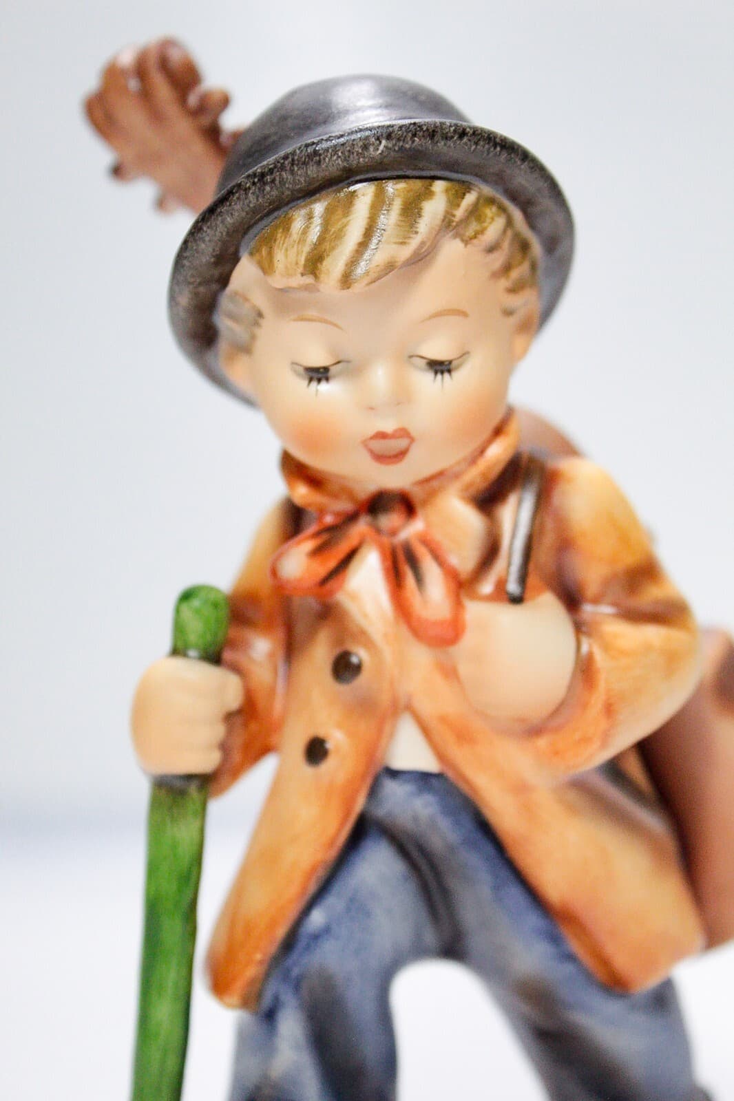 GOEBEL HUMMEL Germany "Little Cellist" Hand Painted Porcelain Figurine TMK6 - Thumbnail 2
