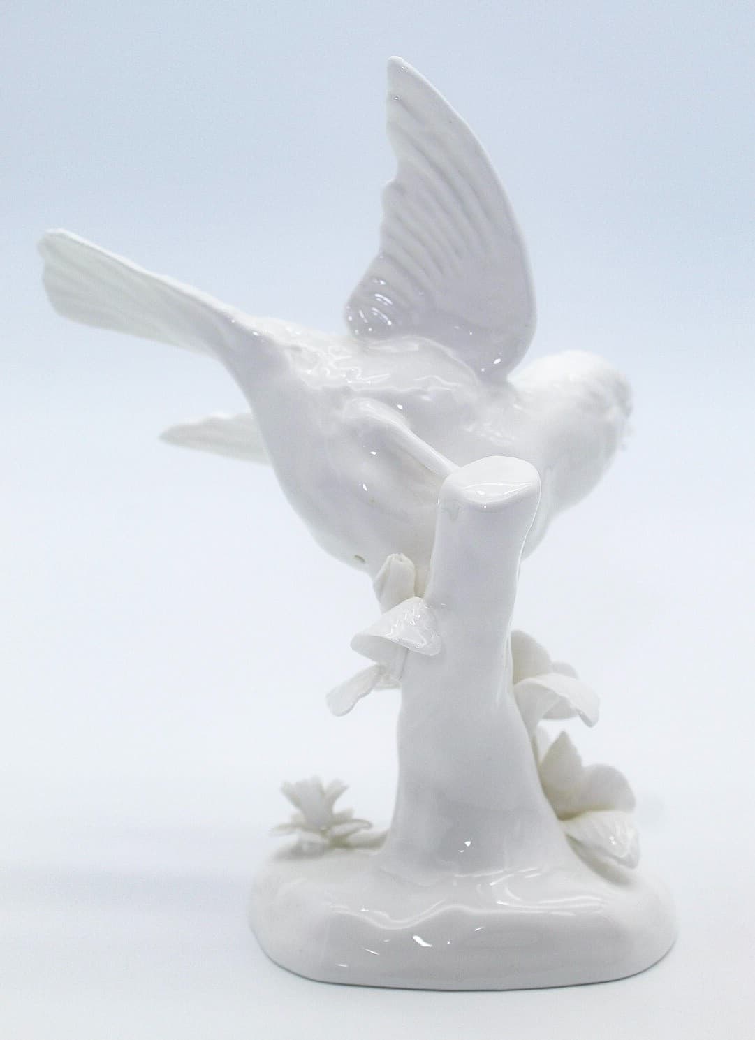 Staffordshire England Bone China White Bird Figurine With Flowers By J. Jones - Thumbnail 5