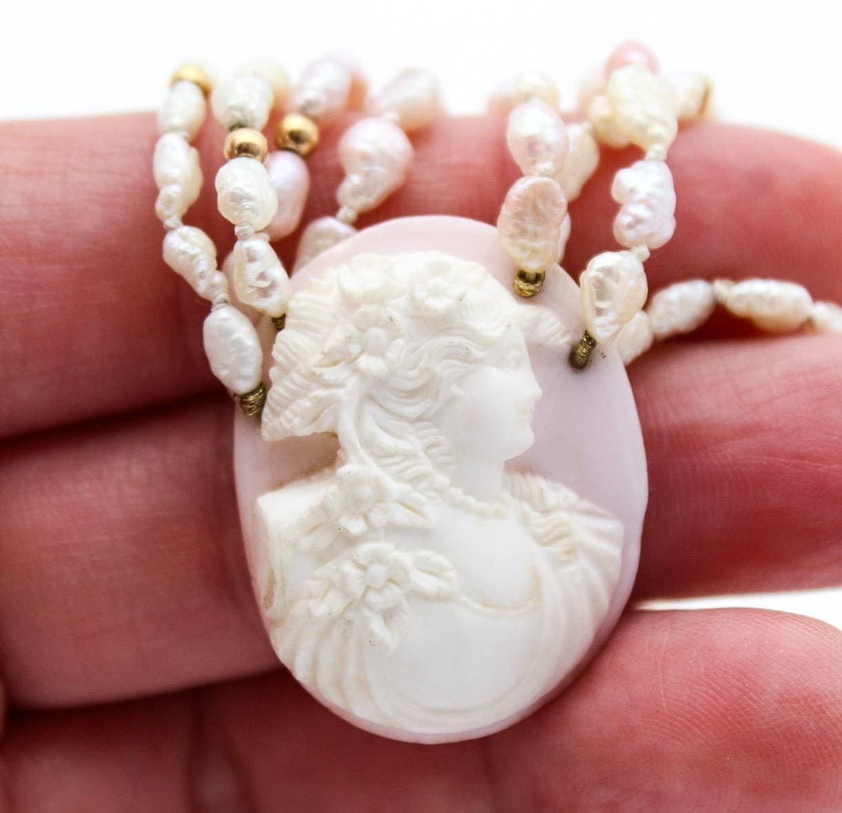 Vintage 14K Gold Multi-Strand Freshwater Pearl Hand Carved Cameo Shell Necklace - Thumbnail 4