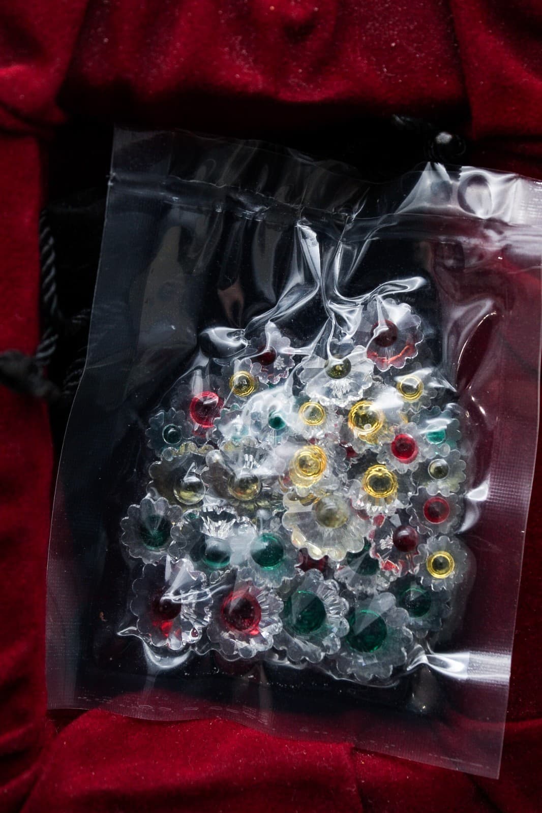 Swarovski SCS 2000 Red Marguerite Daisy Crystal Mini Flowers With Box #255804 - Thumbnail 3