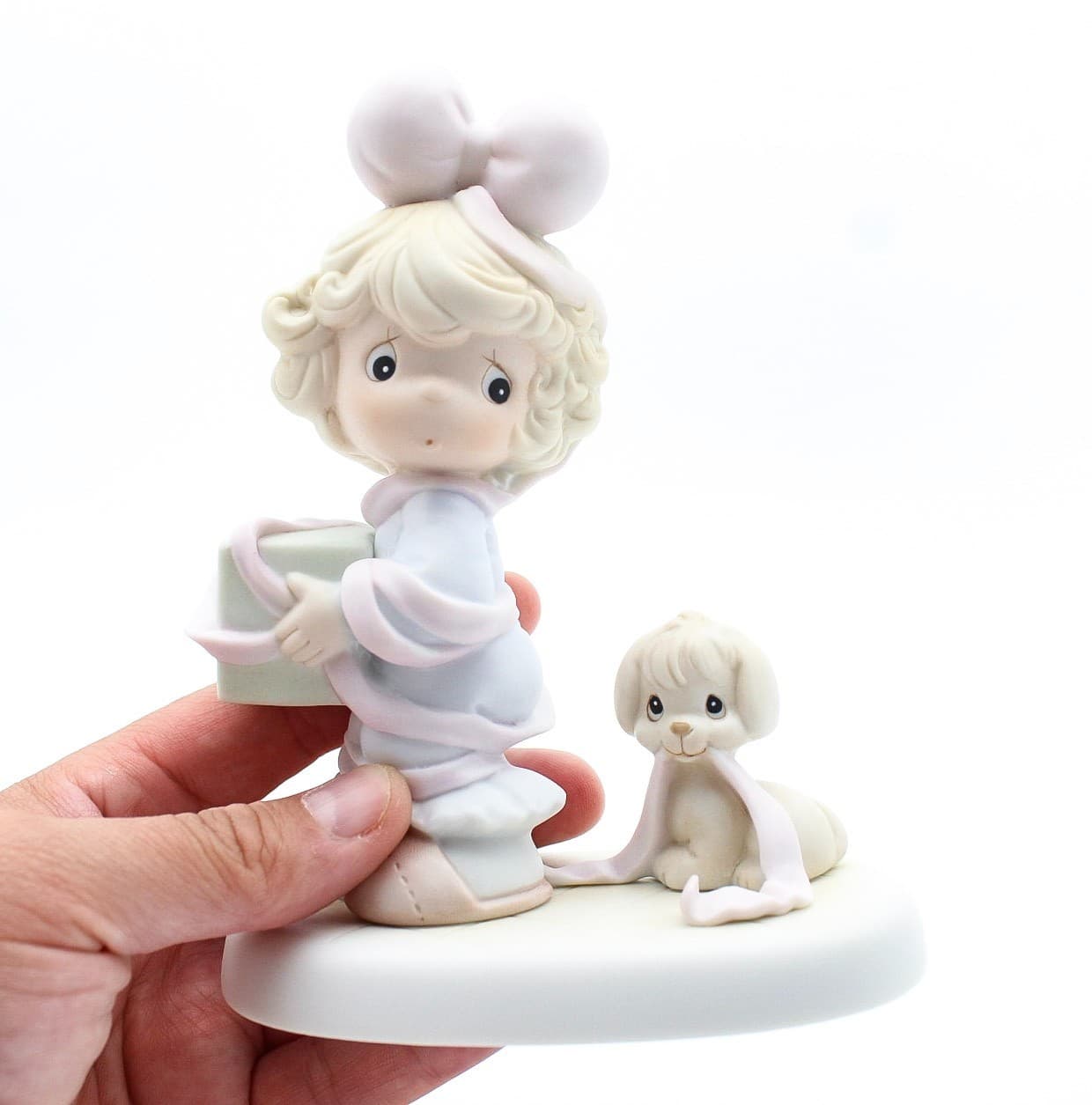 Precious Moments Tied Up For The Holidays Enesco Porcelain Figurine 1993 - Thumbnail 6