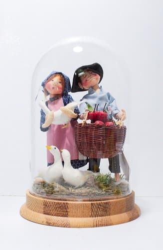 Rare ANNALEE Doll Society Americana Farmers in Cloche Dome Doll #2445 w/ TAG - Thumbnail 2