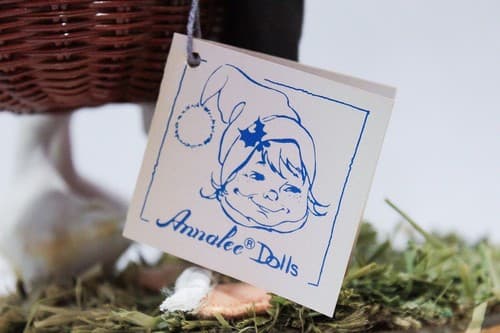 Rare ANNALEE Doll Society Americana Farmers in Cloche Dome Doll #2445 w/ TAG - Thumbnail 8