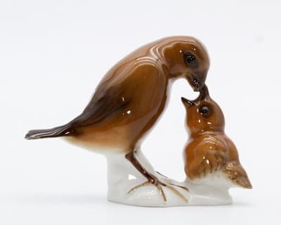 Hutschenreuther Germany K. Tutter Robin Bird Mom Feeding Porcelain Figurine - Thumbnail 2