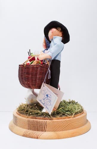 Rare ANNALEE Doll Society Americana Farmers in Cloche Dome Doll #2445 w/ TAG - Thumbnail 7