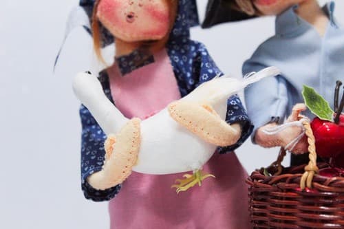 Rare ANNALEE Doll Society Americana Farmers in Cloche Dome Doll #2445 w/ TAG - Thumbnail 5