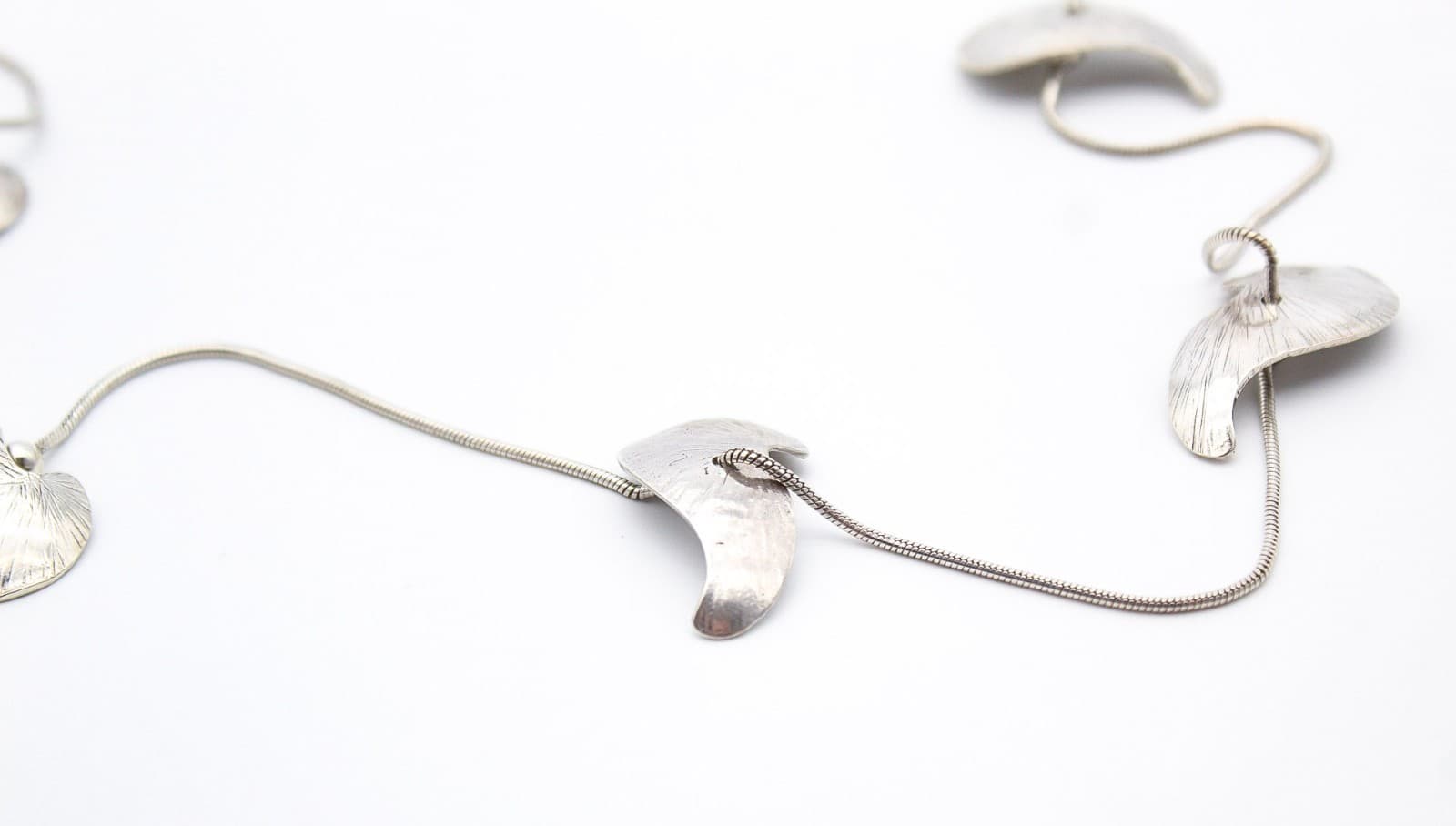 Vintage Sterling Silver 925 Organic Floating Leaf Motif Long Statement Necklace - Thumbnail 6