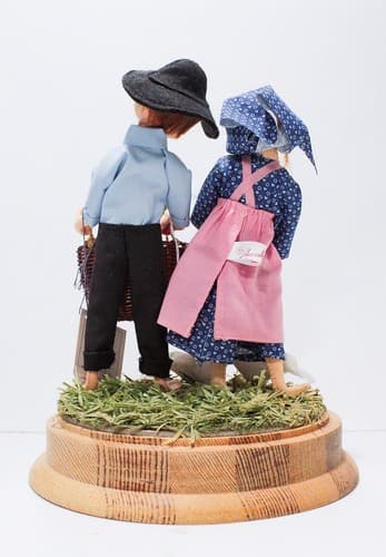 Rare ANNALEE Doll Society Americana Farmers in Cloche Dome Doll #2445 w/ TAG - Thumbnail 10