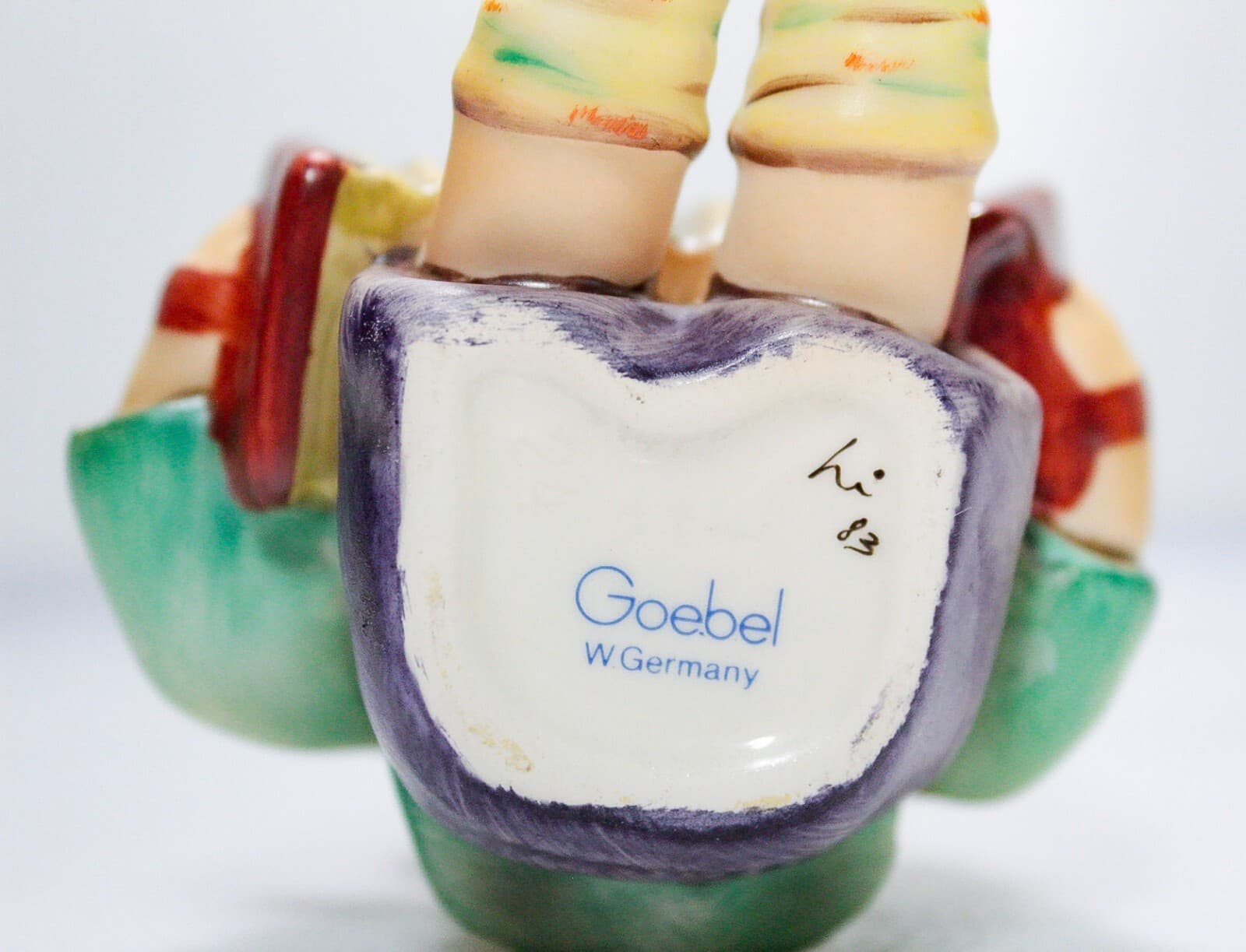GOEBEL HUMMEL Germany "Let's Sing" Hand Painted Porcelain Figurine TMK6 - Thumbnail 5