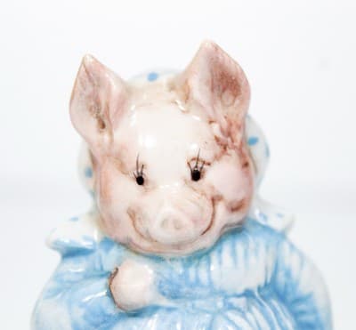 BESWICK ENGLAND Beatrix Potter "Aunt Pettitoes" Pig Porcelain Figurine - Thumbnail 2