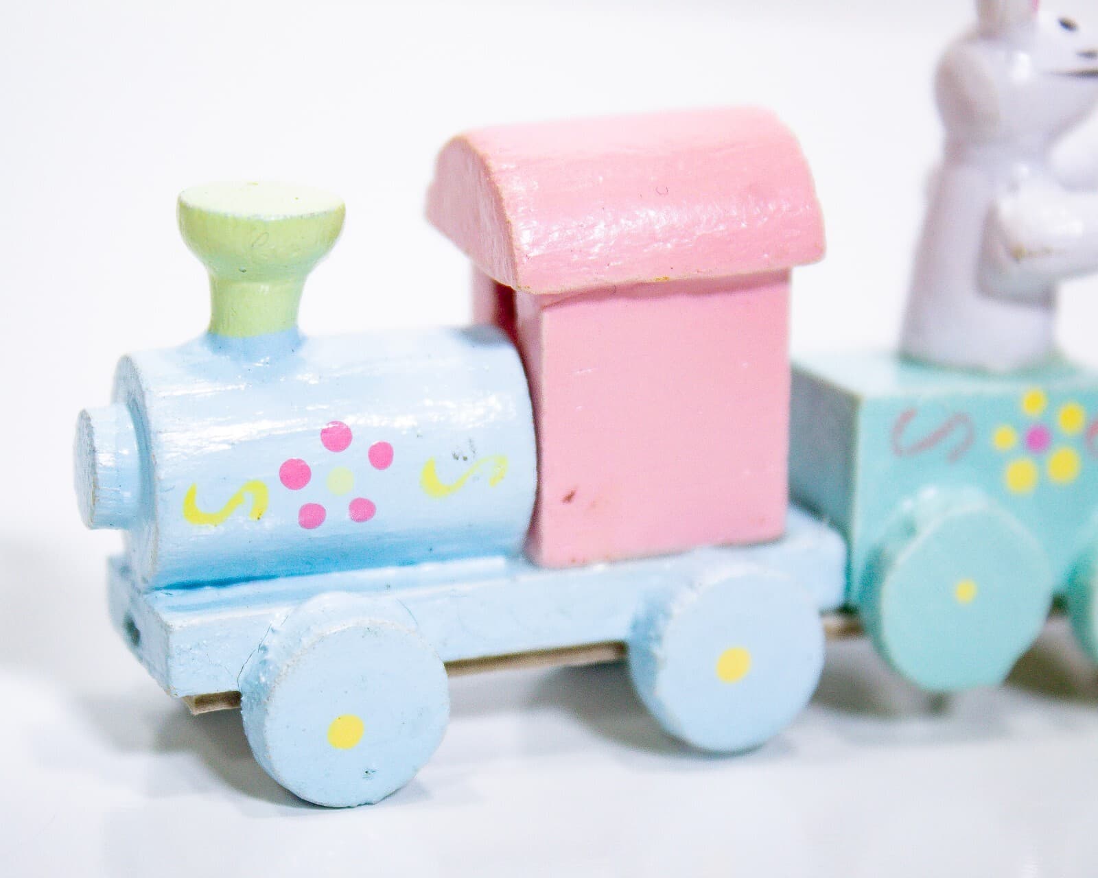 1986 ENESCO Vintage RARE Wooden Mini Easter Bunny Train Decor Figure - Thumbnail 6