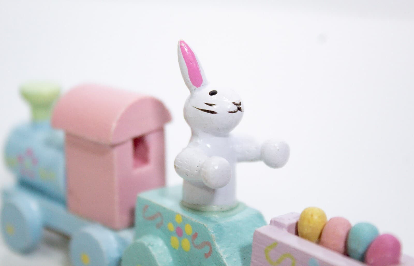 1986 ENESCO Vintage RARE Wooden Mini Easter Bunny Train Decor Figure - Thumbnail 3