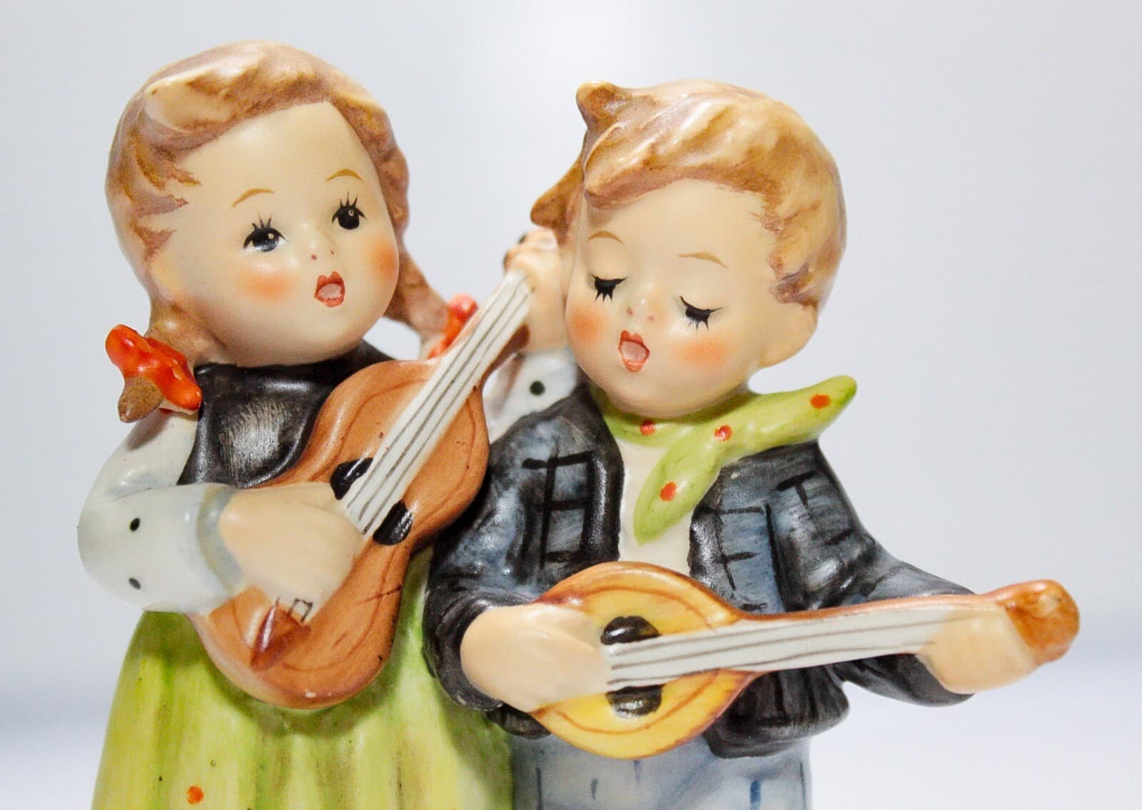 GOEBEL HUMMEL Germany "Happy Days" Hand Painted Porcelain Figurine TMK5 - Thumbnail 2