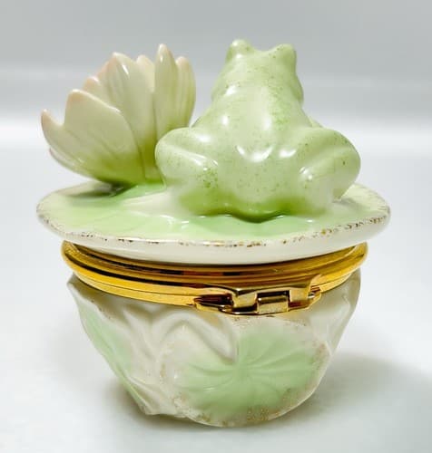 LENOX Vintgae Treasures Floral Frog Treasure Porcelain Trinket Box - Thumbnail 3