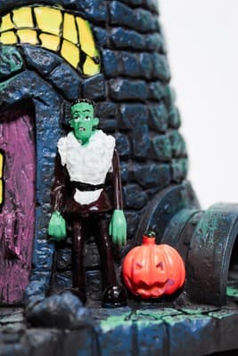 HAWTHORNE VILLAGE "Frankenstein House" Disney The Nightmare Before Christmas NIB - Thumbnail 5