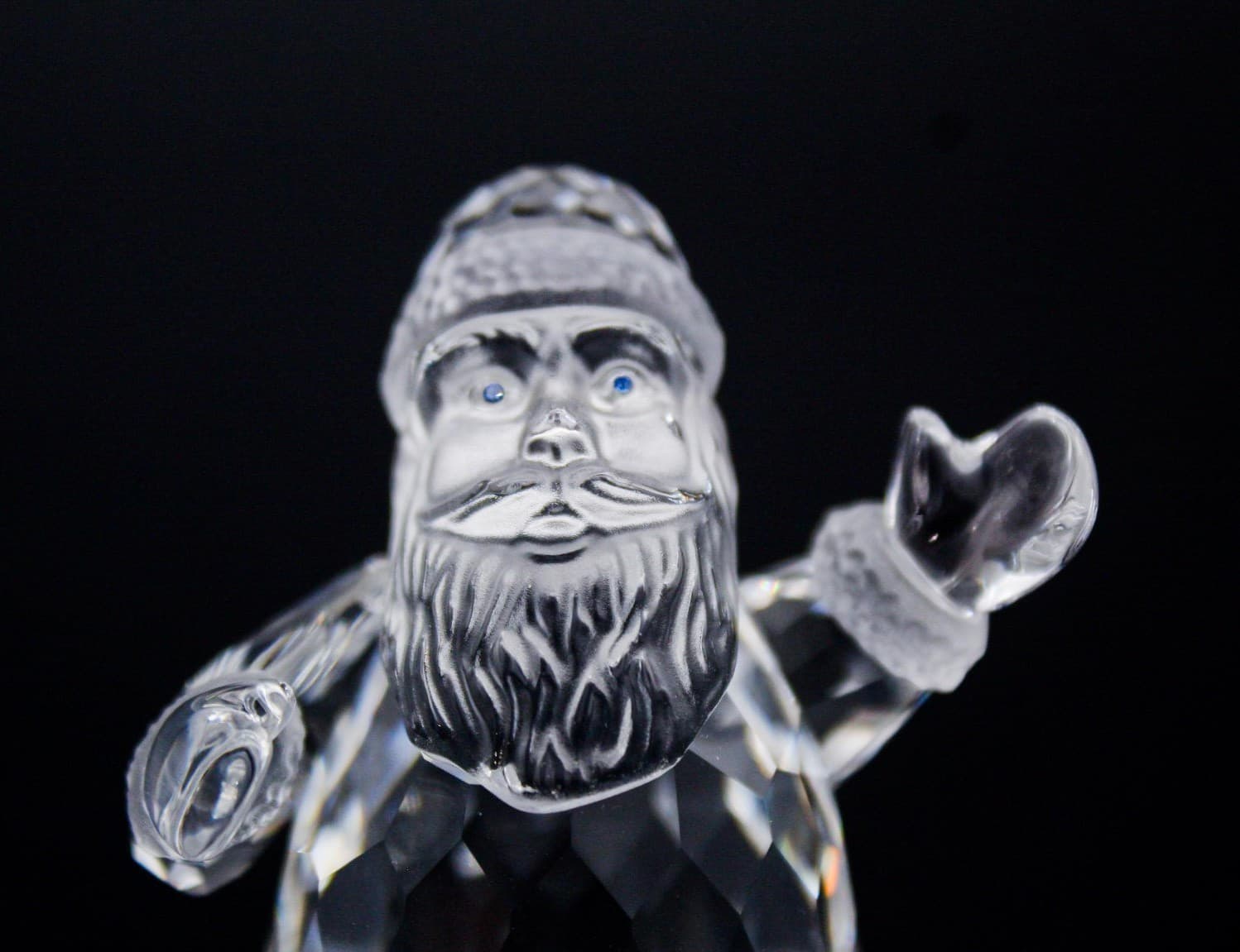 Swarovski Crystal Retired Blue Eyes Santa Claus Figurine 221362 - Thumbnail 3