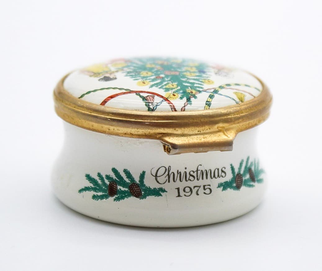 Halcyon Days Bilston & Battersea Enamels 1975 Christmas Enamel Trinket Box - Thumbnail 4