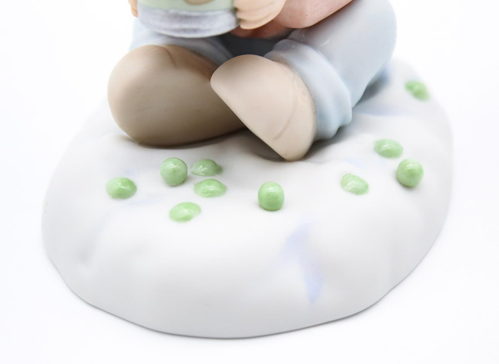 Precious Moments Peas On Earth Enesco Porcelain Figurine 1998 - Thumbnail 3