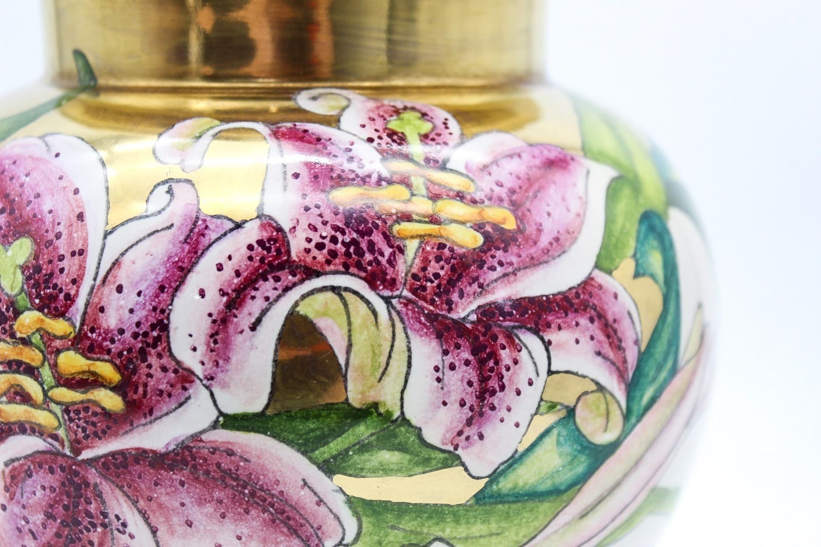A. Batignani Hand Painted Italy Floral Gold Gilt Porcelain Lidded Urn Vase - Thumbnail 7