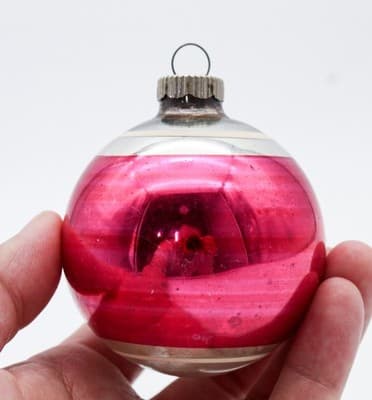 Shiny Brite Indent Reflector Starburst Red Stripe Glass Christmas Ornament - Thumbnail 4