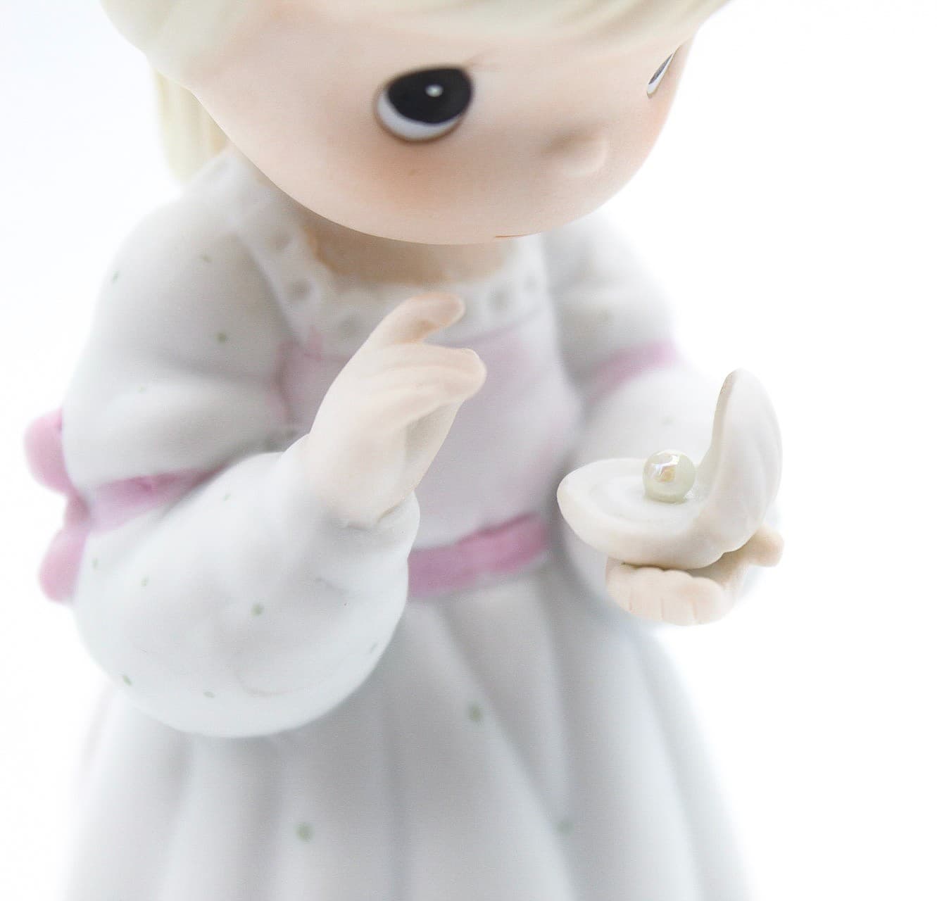 Precious Moments We Are All Precious In His Sight Enesco Porcelain Figurine 1987 - Thumbnail 3