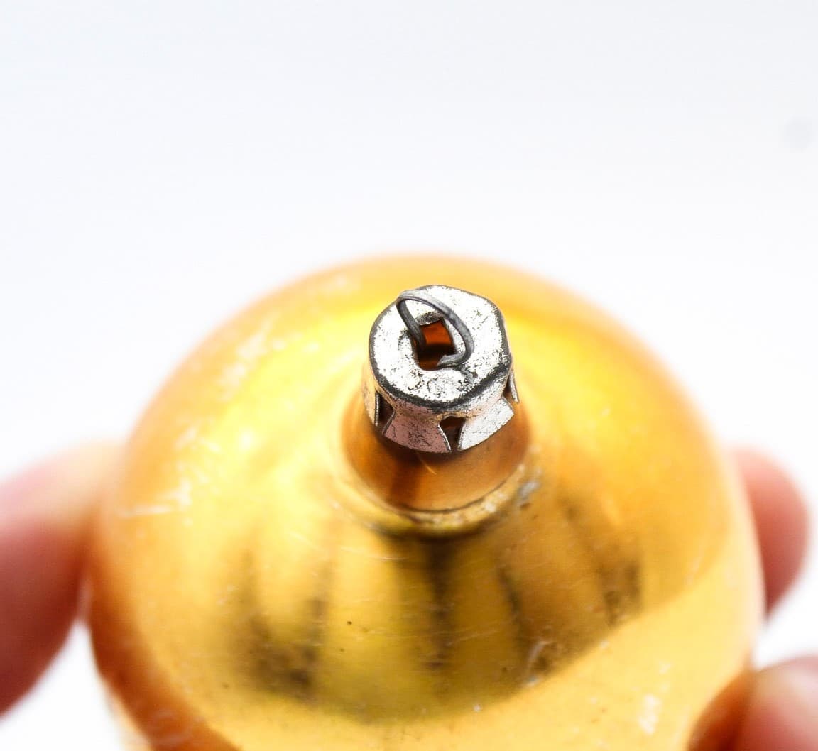 Vintage Made In Poland Gold White Mica Leave Motif Ball Glass Christmas Ornament - Thumbnail 3