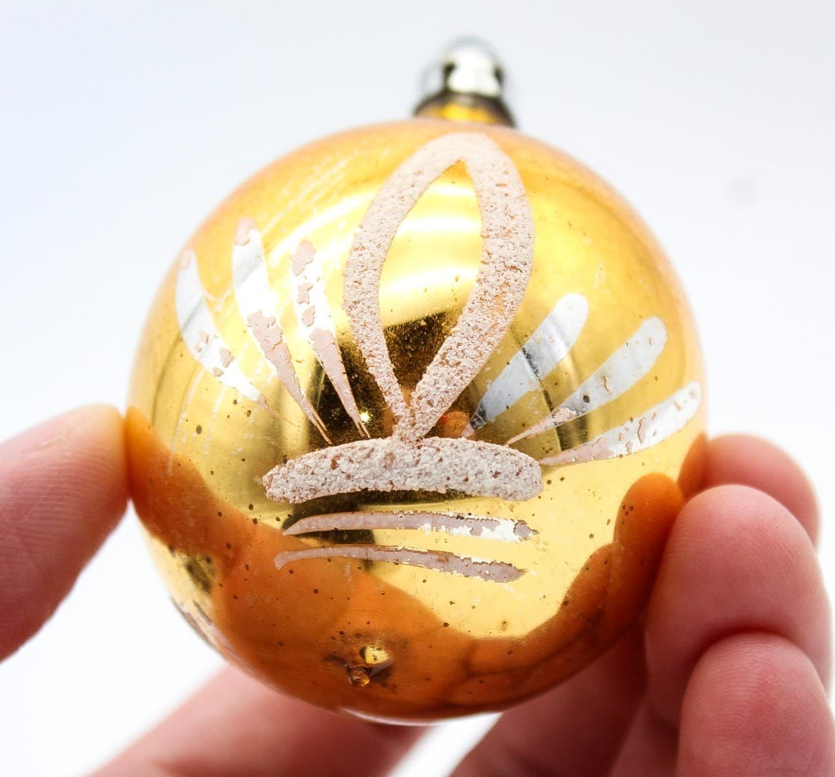 Vintage Made In Poland Gold White Mica Leave Motif Ball Glass Christmas Ornament - Thumbnail 2
