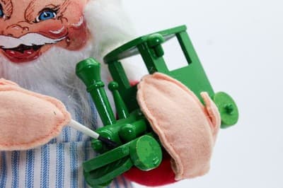 Vintage ANNALEE MOBILITEE Toymaker SantaArtisan Felt Christmas Doll 16" w/ Tags - Thumbnail 6