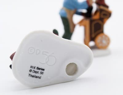 Department 56 Cobbler & Clock Peddler Heritage Village Christmas Accessory 2pcs - Thumbnail 6