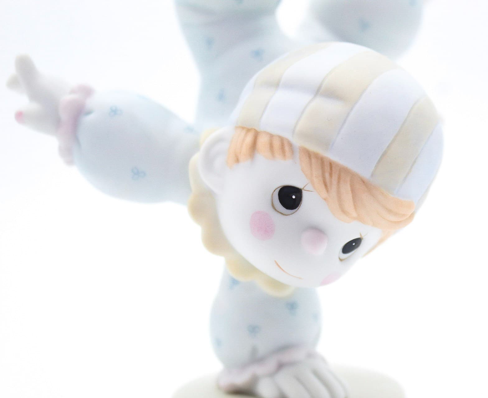 Precious Moments Smile Along The Way Enesco Porcelain Figurine 1986 - Thumbnail 2