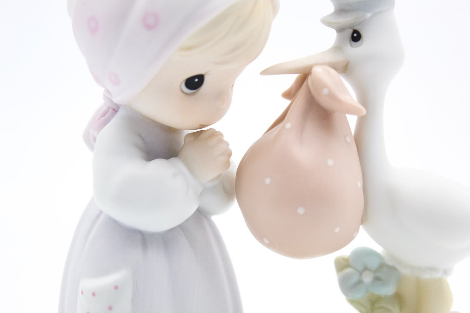 Precious Moments Joy On Arrival Enesco Porcelain Figurine 1990 - Thumbnail 5
