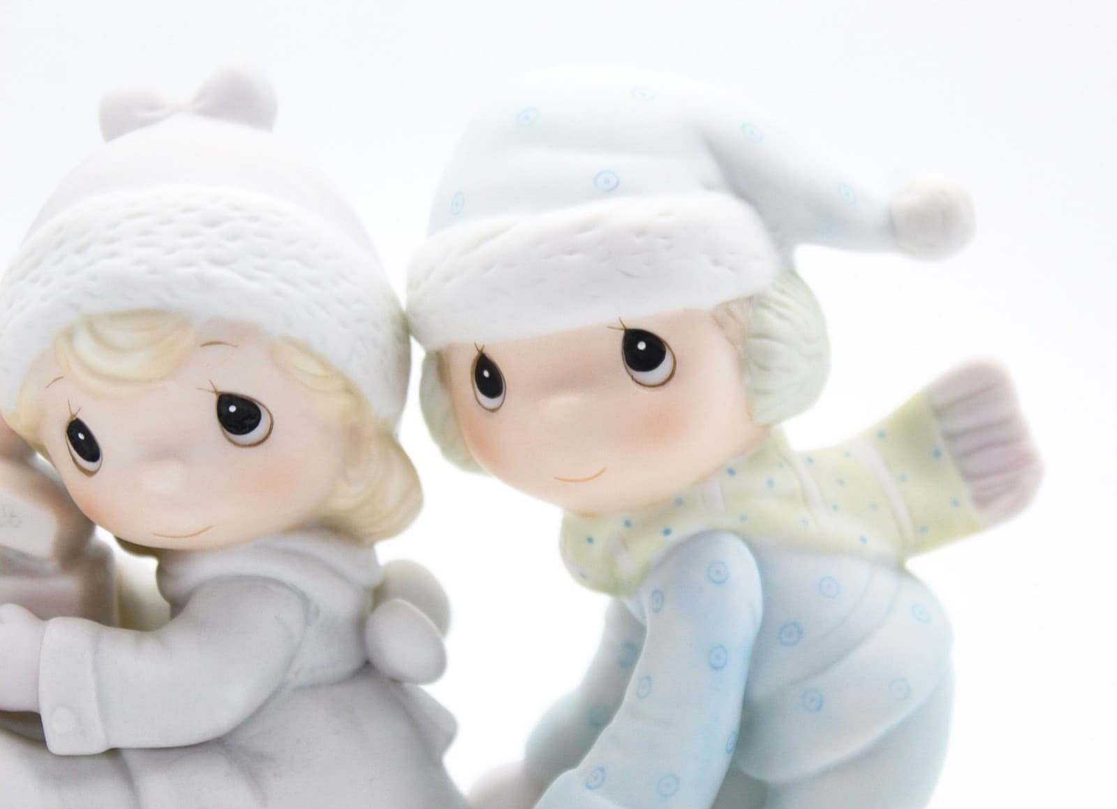 Precious Moments Sharing Our Season Together Enesco Porcelain Figurine 1983 - Thumbnail 3
