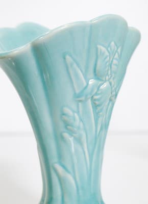 Vintage SHAWNEE Iris Blue Teal Pottery U.S.A. Fan Floral Vase - Thumbnail 4