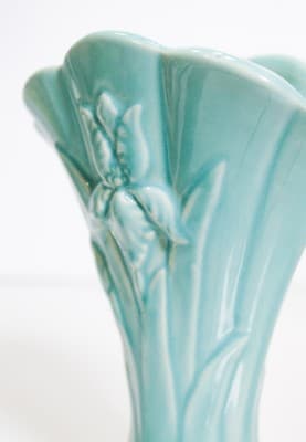 Vintage SHAWNEE Iris Blue Teal Pottery U.S.A. Fan Floral Vase - Thumbnail 5