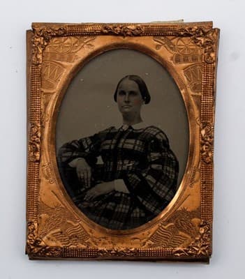 Antique Civil War Era 1860's Daguerreotype Sitting Lady In Dress Photo - Thumbnail 7
