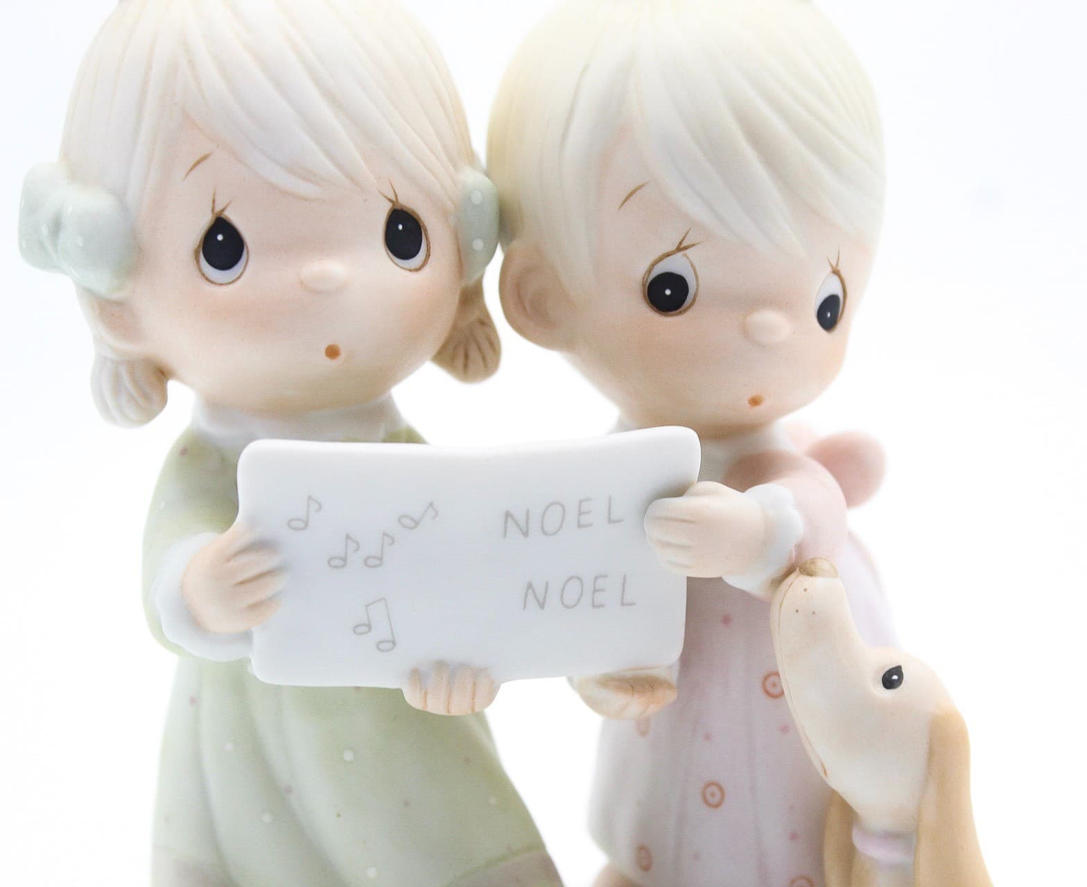 Precious Moments Wishing You A Merry Christmas Porcelain Musical Figurine 1984 - Thumbnail 3
