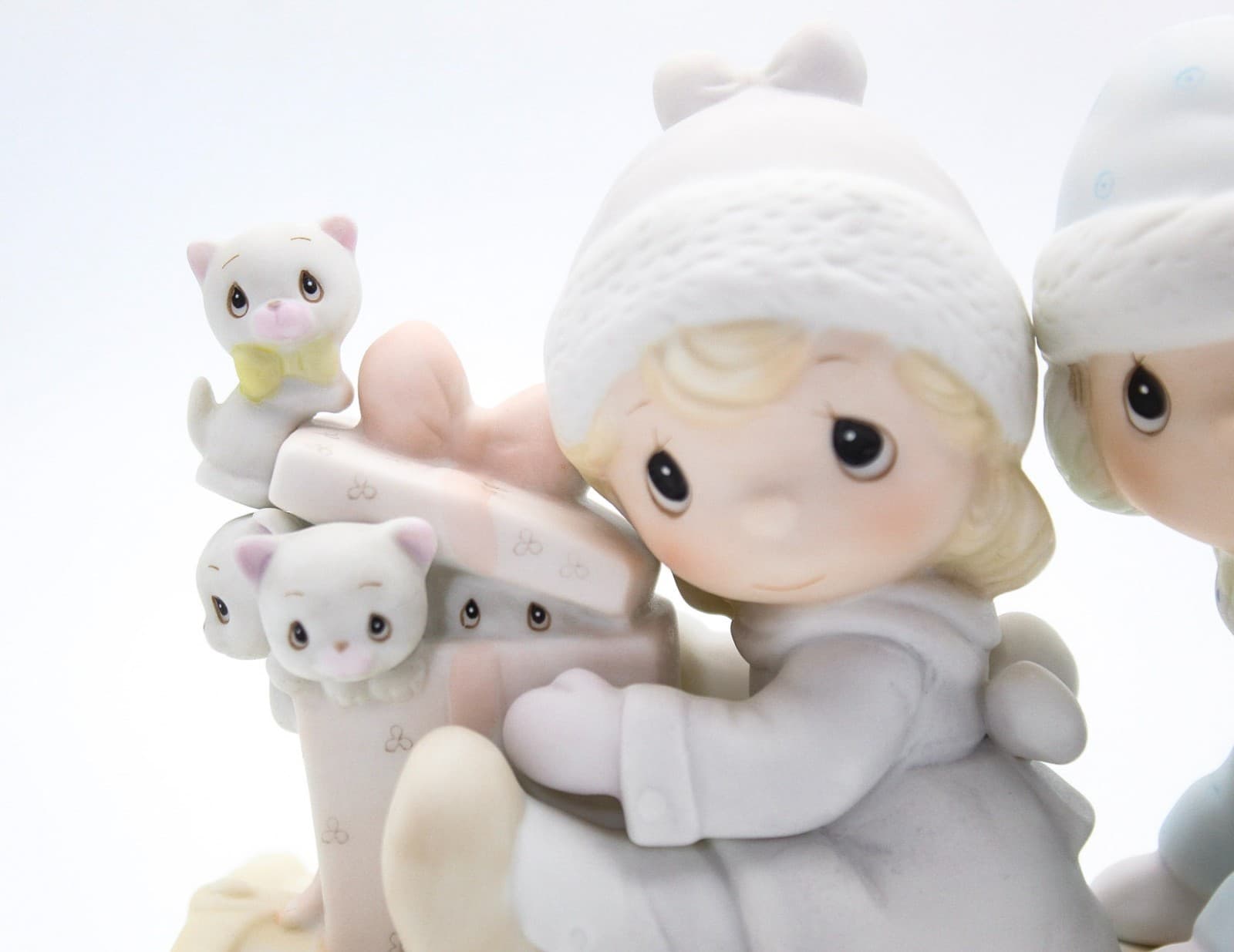 Precious Moments Sharing Our Season Together Enesco Porcelain Figurine 1983 - Thumbnail 2