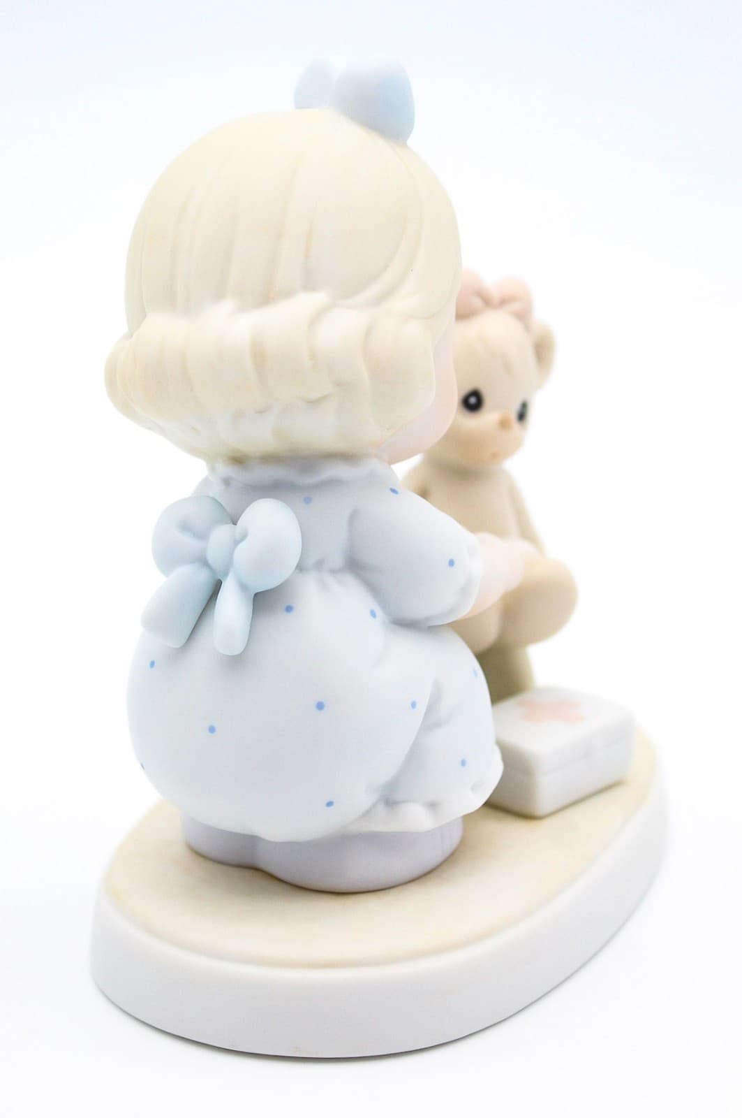 Precious Moments Caring 94 Members Only Enesco Porcelain Figurine 1993 - Thumbnail 5