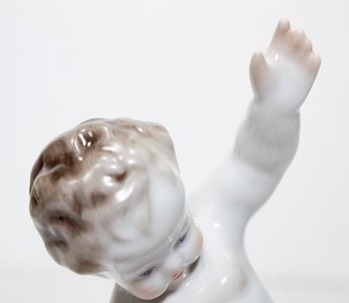 HEREND HUNGARY Vintage Nude Cherub Hand Painted Porcelain Boy Figurine - Thumbnail 7