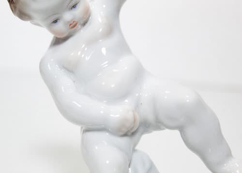 HEREND HUNGARY Vintage Nude Cherub Hand Painted Porcelain Boy Figurine - Thumbnail 6