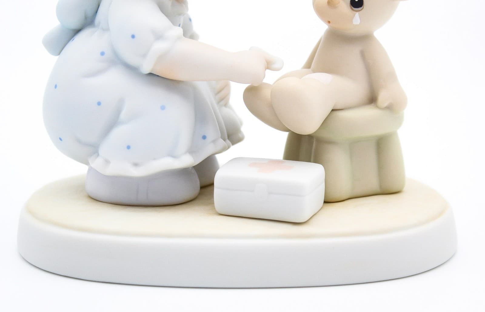 Precious Moments Caring 94 Members Only Enesco Porcelain Figurine 1993 - Thumbnail 6
